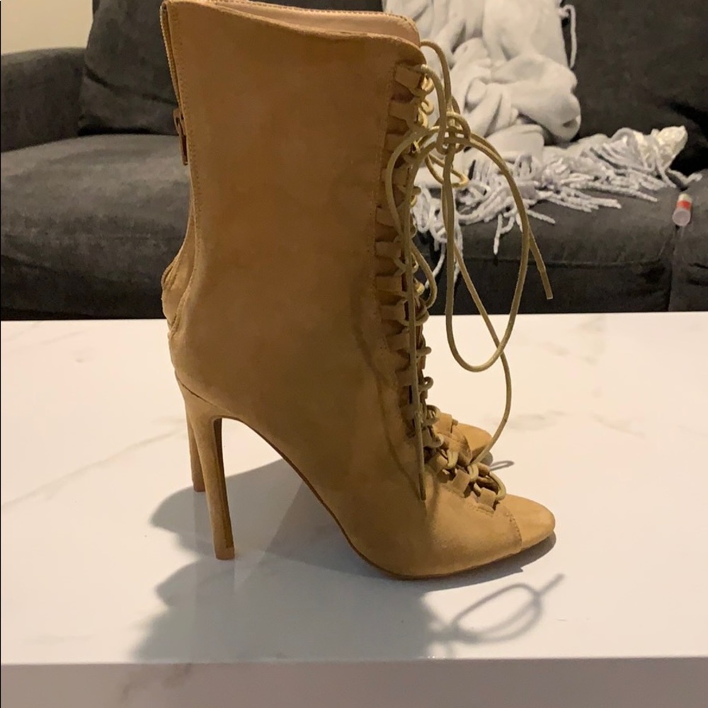 Heels - Picture 3 of 5